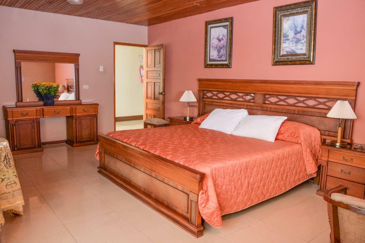 Hotel Olimpico En Quevedo Bagian luar foto